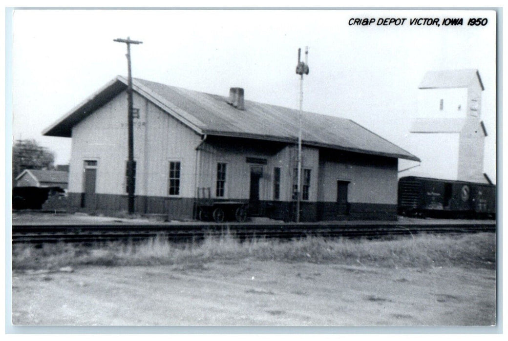 c1950 Cri&P Depot Victor Iowa Exterior Train Depot Station RPPC Photo Postcard