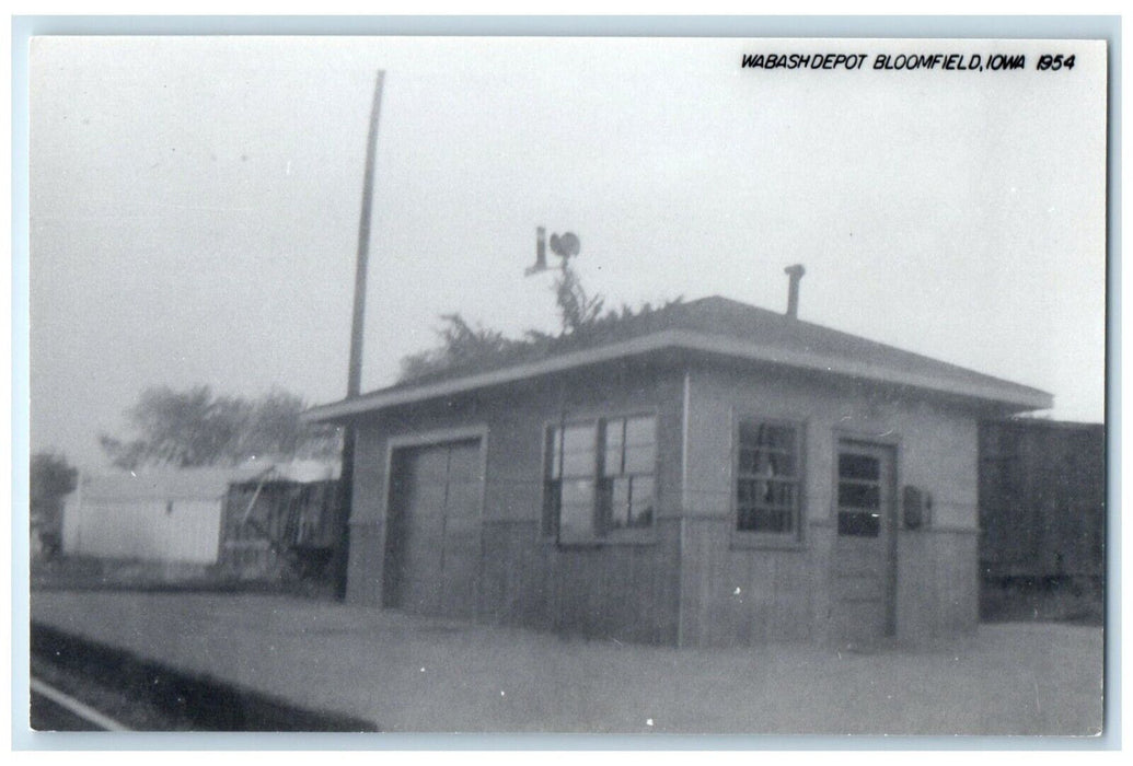 c1954 Wabash Bloomfield Iowa IA Exterior Train Depot Station RPPC Photo Postcard