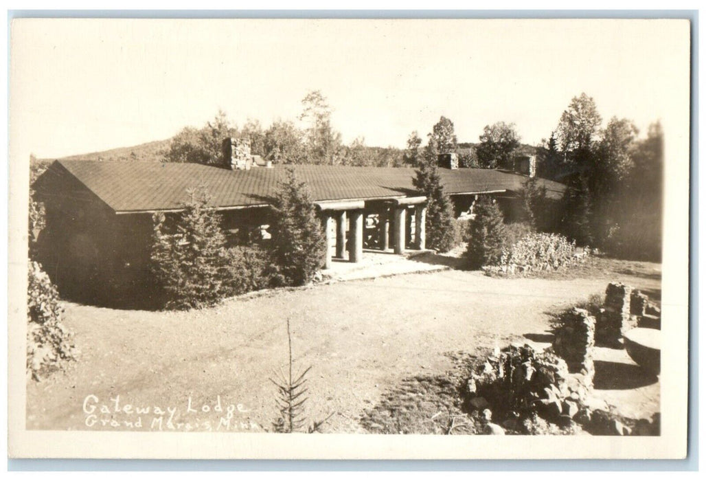 c1950's Gateway Lodge Grand Marais Minnesota MN RPPC Photo Vintage Postcard