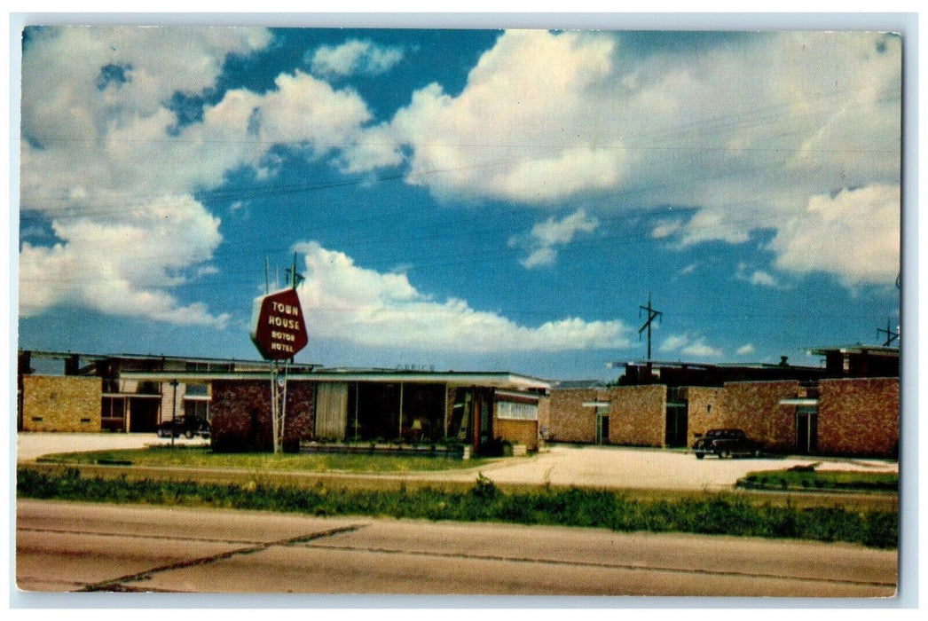 c1960 Town House Motor Hotel Airline Highway New Orleans Louisiana LA Postcard
