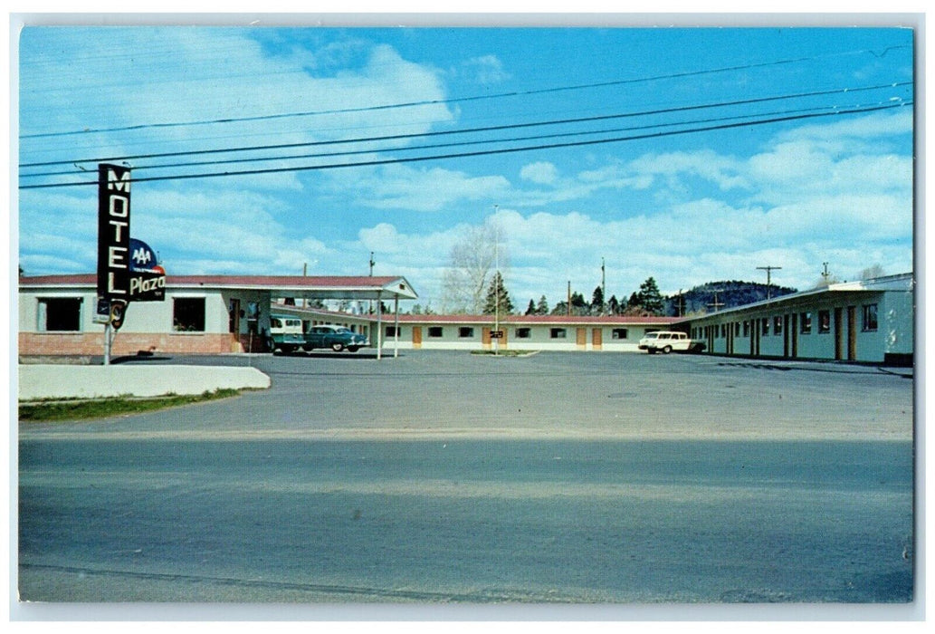 c1960 Plaza Motel Street Pioneer Park Banks Exterior Road Bend Oregon Postcard