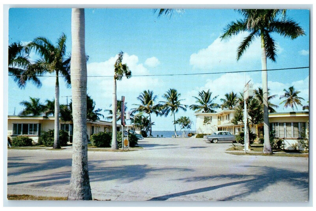 c1960's River Court Motel Cars Beach Scene Fort Myers Florida FL Postcard