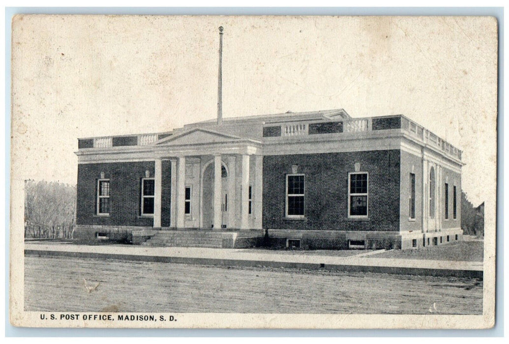 1918 U.S. Post Office Exterior Building Madison South Dakota SD Vintage Postcard