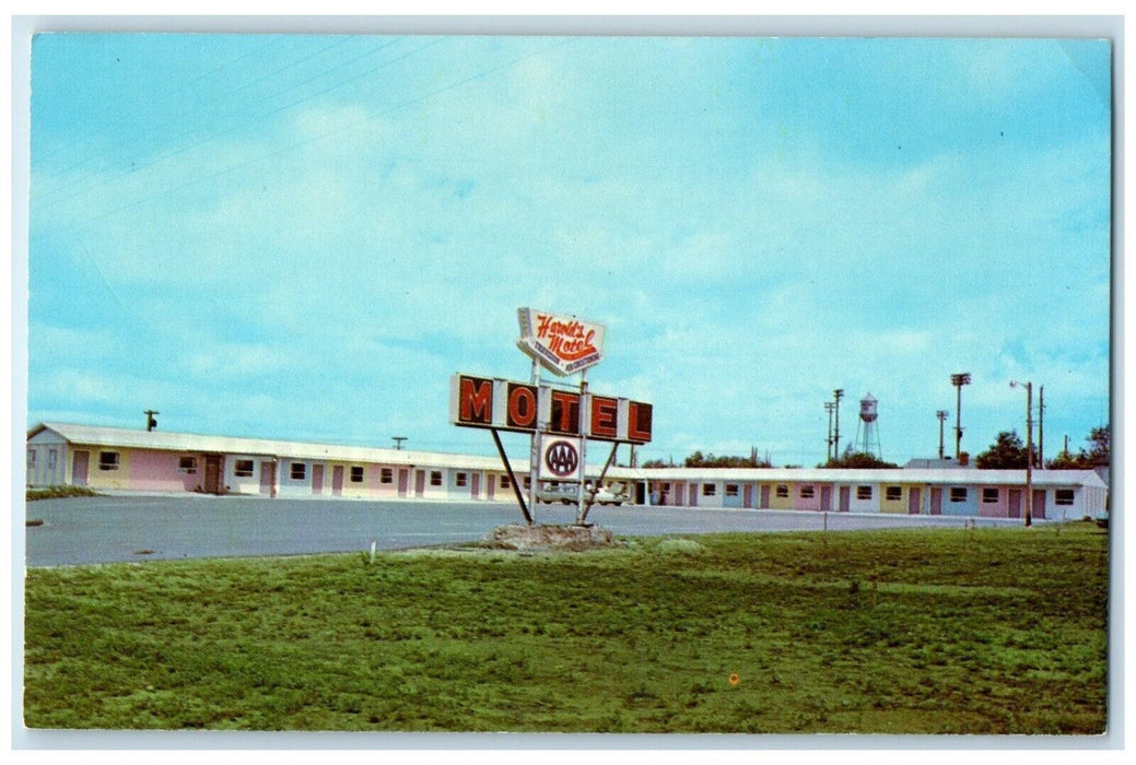 c1960 Harold's Motel Exterior Building Martin South Dakota SD Vintage Postcard