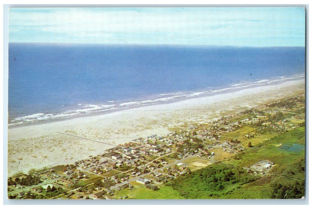 c1950's Famous Ocean Resort in the West Long Beach Washington Postcard