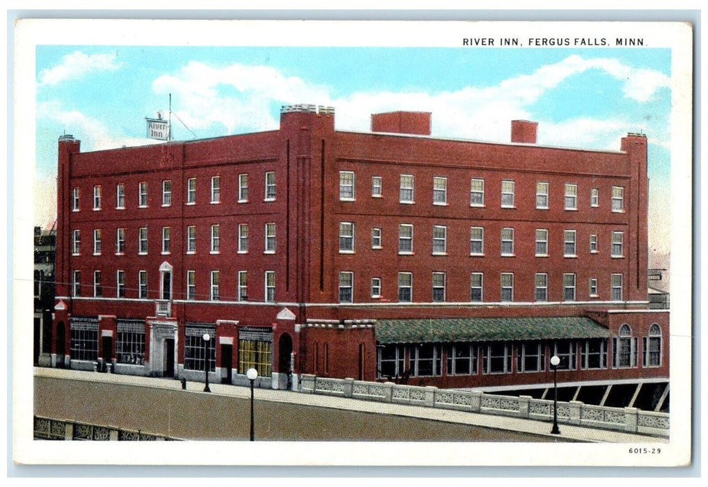 c1940 River Inn Exterior Building Street Fergus Falls Minnesota Vintage Postcard