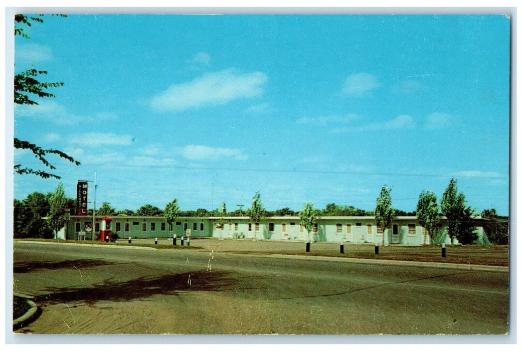 c1960 Hillcrest Motel Exterior Building Sauk Centre Minnesota Vintage Postcard