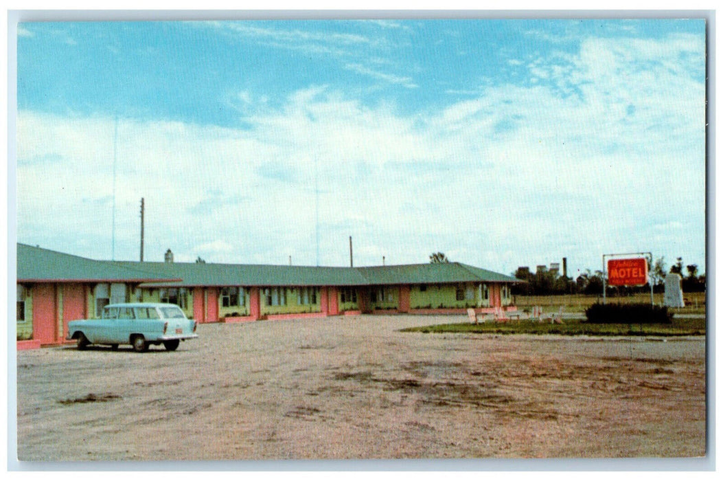 c1950's Fully Modern Jubilee Motel Indian Head Saskatchewan Canada Postcard