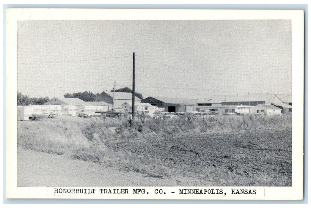 c1940 Honorbuilt Trailer MFG Exterior Building Field Minneapolis Kansas Postcard
