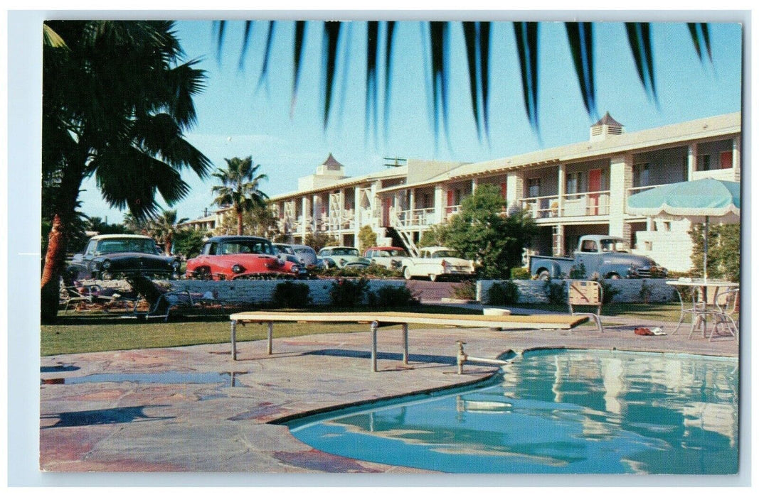 c1950's Desert Inn Motel Swimming Pool Cars Scene Phoenix Arizona AZ Postcard