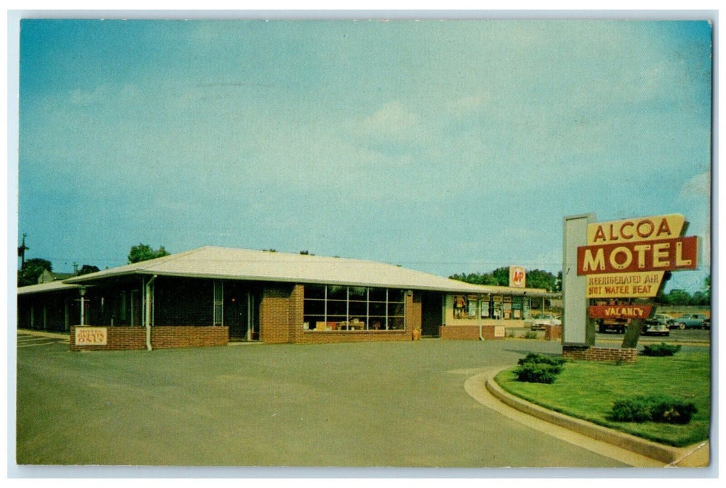 1969 Alcoa Motel Roadside Cars Alcoa Tennessee TN Posted Vintage Postcard