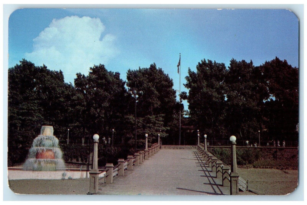 c1950's Euclid Beach Fountain And Pavilion Cleveland Ohio OH Vintage Postcard