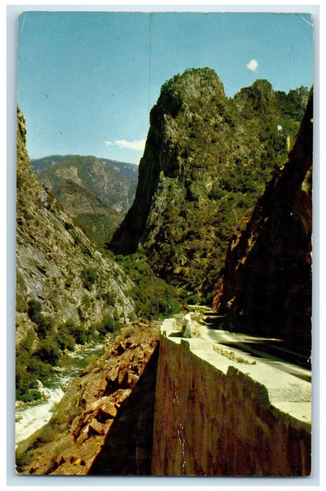 1960 Kings Gate Modern Kings Canyon Highway National Park California CA Postcard