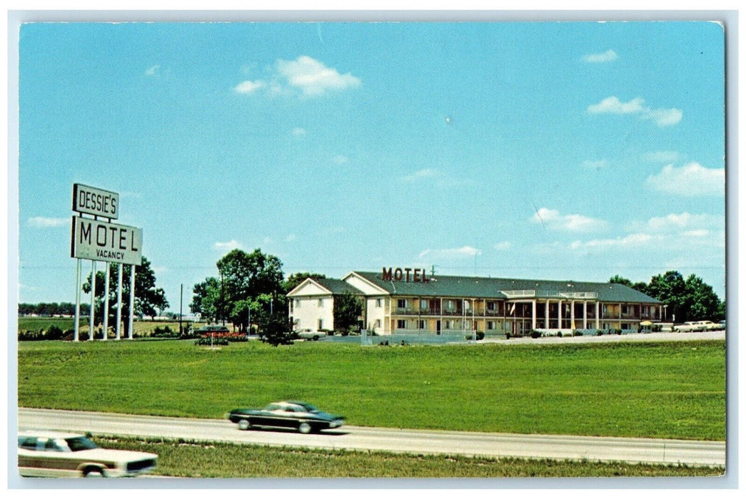 c1950's Dessie's Motel Cars Roadside Tipp City Ohio Oh Unposted Vintage Postcard