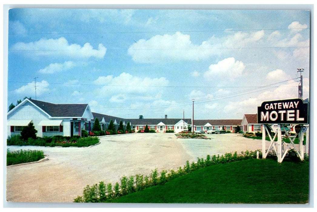 c1960's Gateway Motel Roadside Crown Point Indiana IN Unposted Vintage Postcard