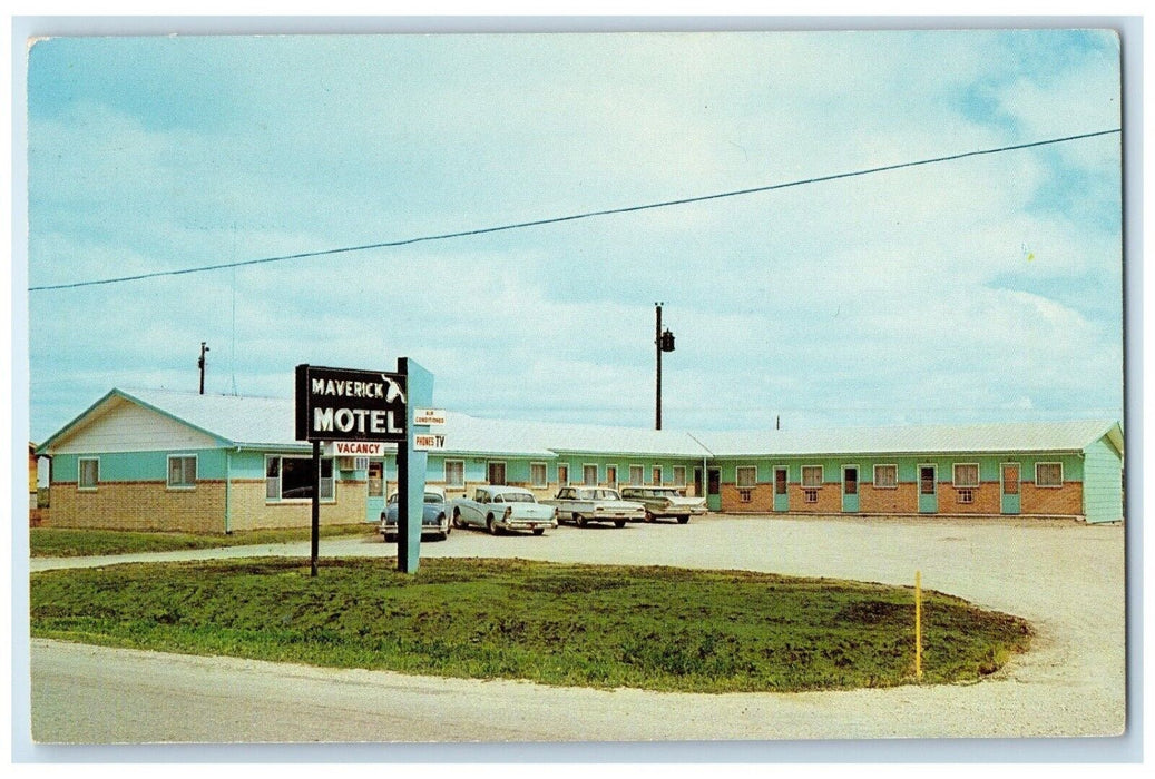 1971 Maverick Motel Roadside Cars Mission South Dakota SD Vintage Postcard