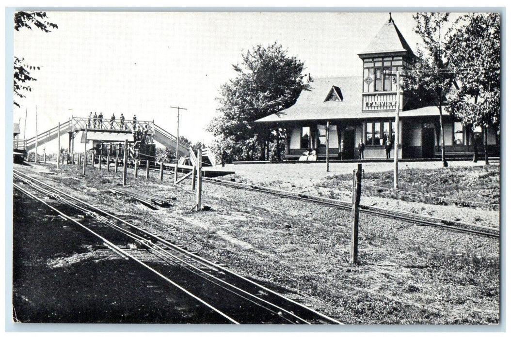 c1940 D&H Gravity Rail Road Depot Planes Farview Pennsylvania Unposted Postcard