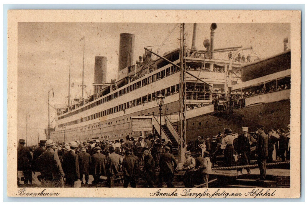 c1940's Amerika-Dampfer Fertigzur Abfahrt Bremerhaven Germany Postcard