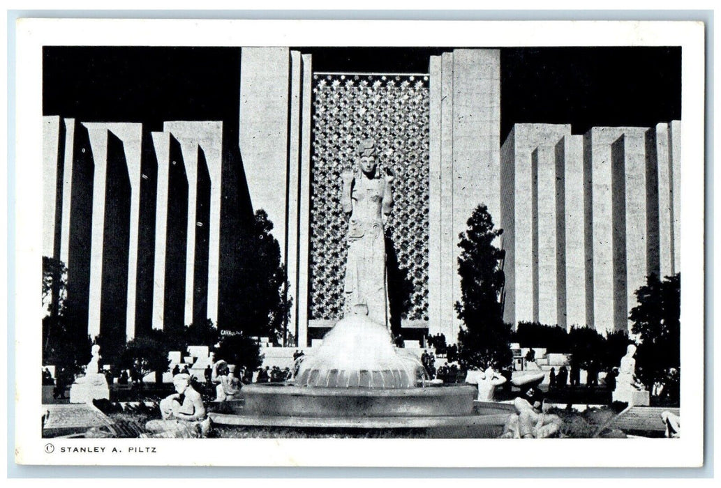 c1940 Pacifica Court Fountain Western Waters San Francisco California Postcard