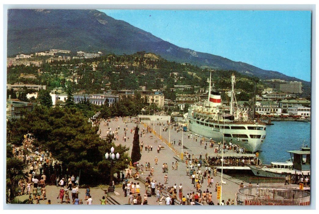 c1960's On The Embankment Yalta Resort Crimea Ukraine Vintage Unposted Postcard