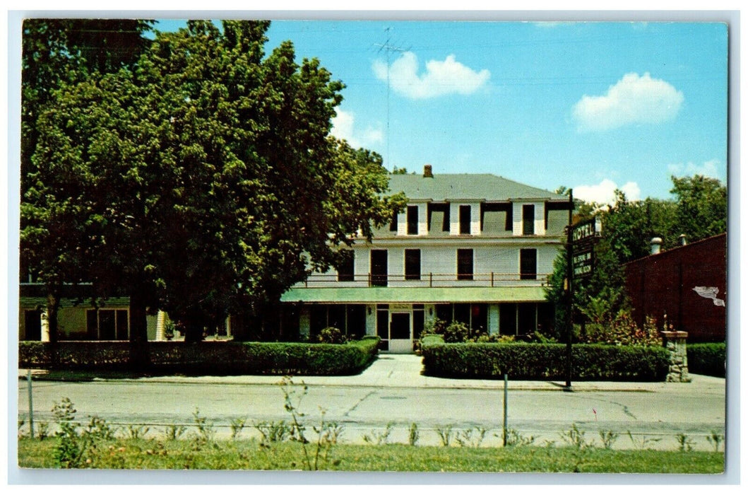 c1950's Big Spring Inn Neosho Missouri MO, In The Scenic Ozarks Vintage Postcard