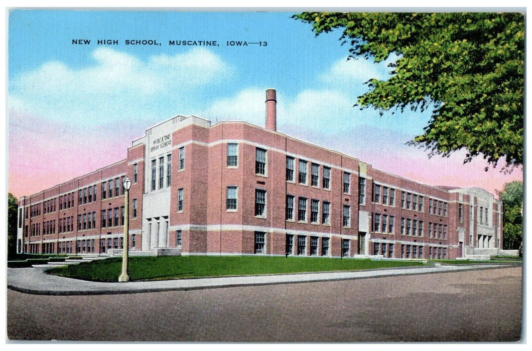 1949 New High School Building Street View Muscatine Iowa IA Vintage Postcard