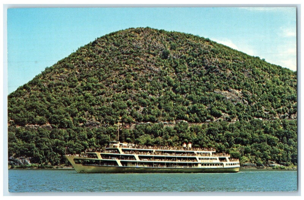 c1960 Hudson River Dayliner Leaves Pier Street new York City New York Postcard