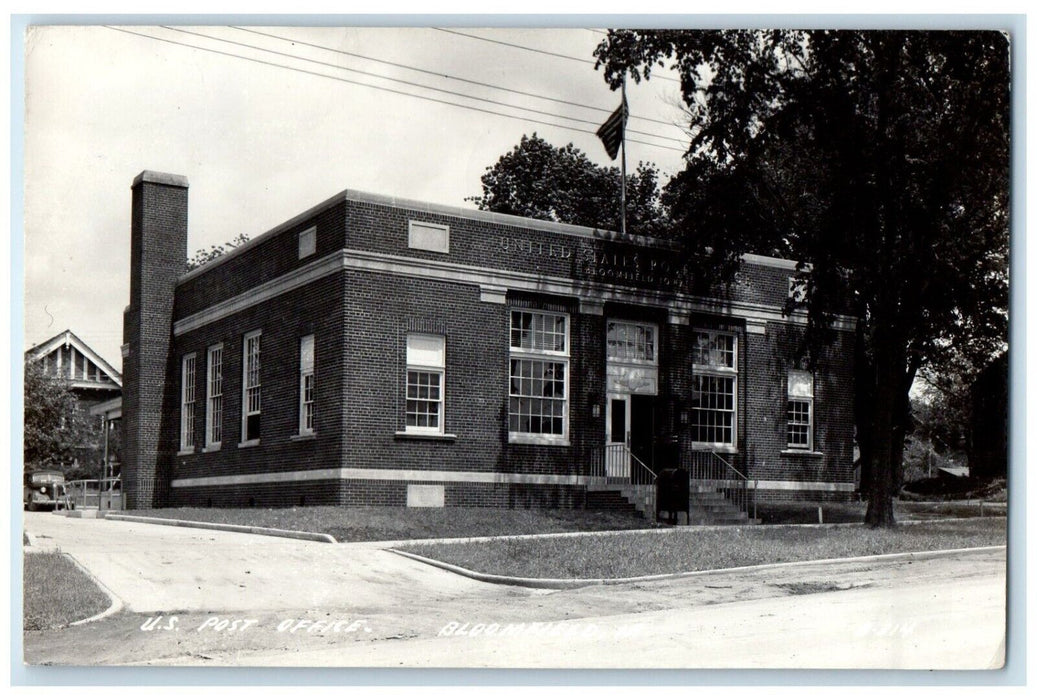 1950 US Post Office Building Bloomfield Iowa IA RPPC Photo Vintage Postcard