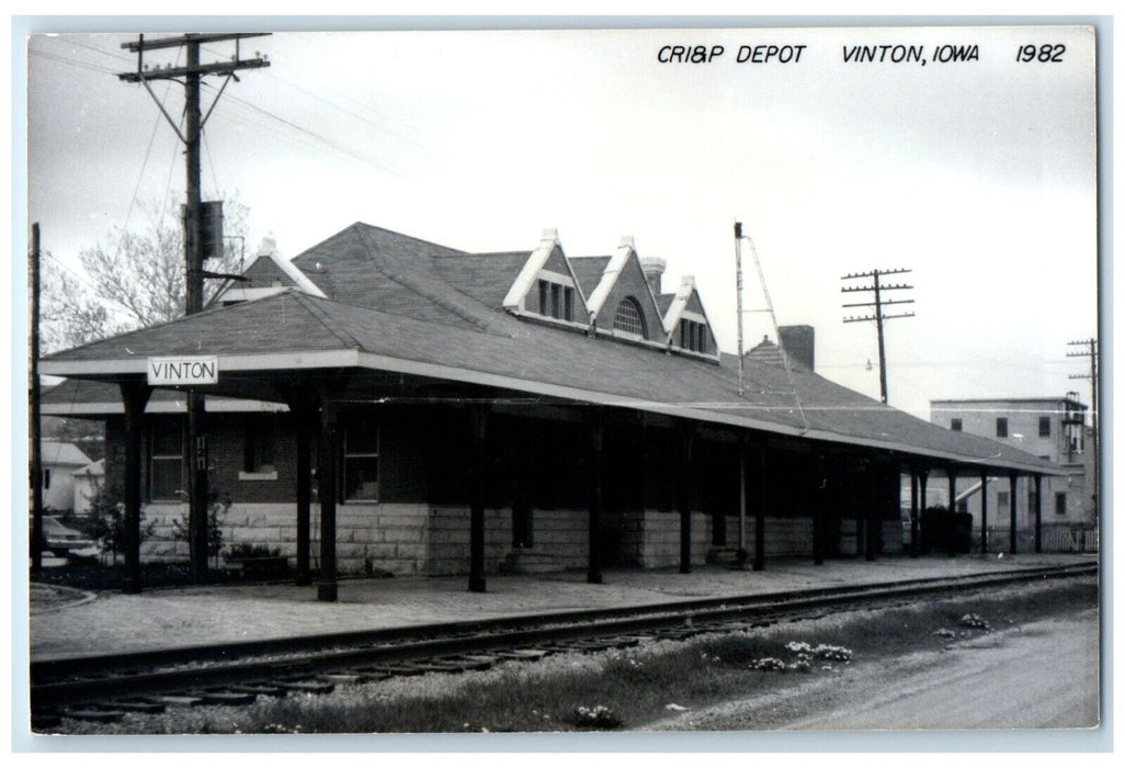c1982 Cri&P Depot Vinton Iowa Exterior Train Depot Station RPPC Photo Postcard