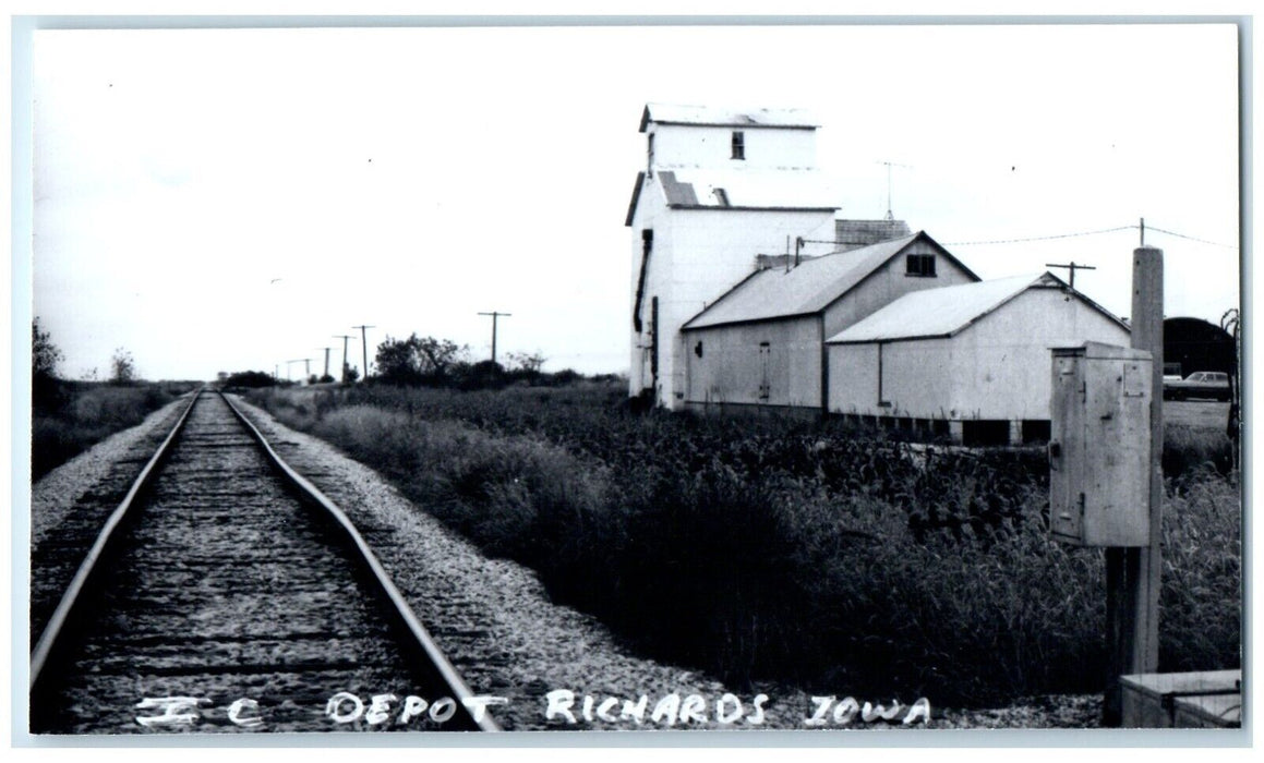 c1960 IC Depot Richards Iowa IA Railroad Train Depot Station RPPC Photo Postcard