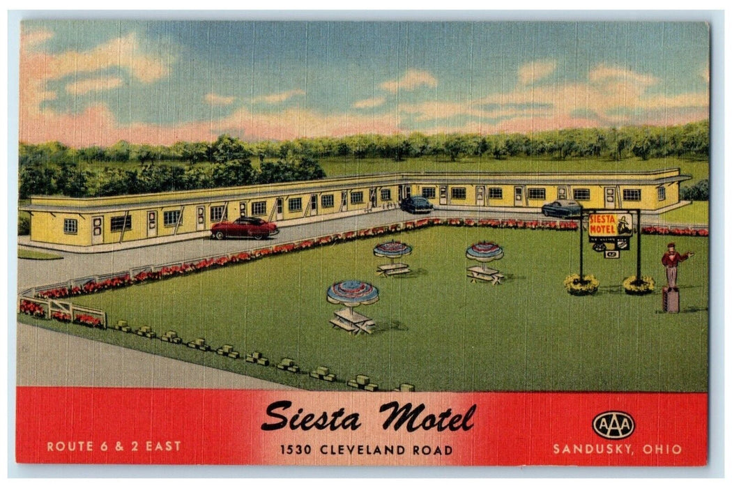 c1940 Siesta Motel Cleveland Road Exterior Building Field Sandusky Ohio Postcard