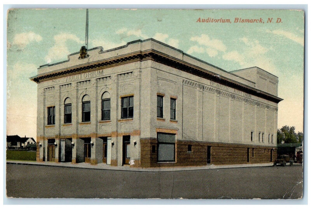 1921 Auditorium Building Street View Bismarck North Dakota ND Vintage Postcard