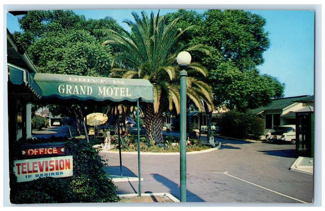 c1950 Grand Motel Tourist Traveler Drive Inn Car Pasadena California CA Postcard