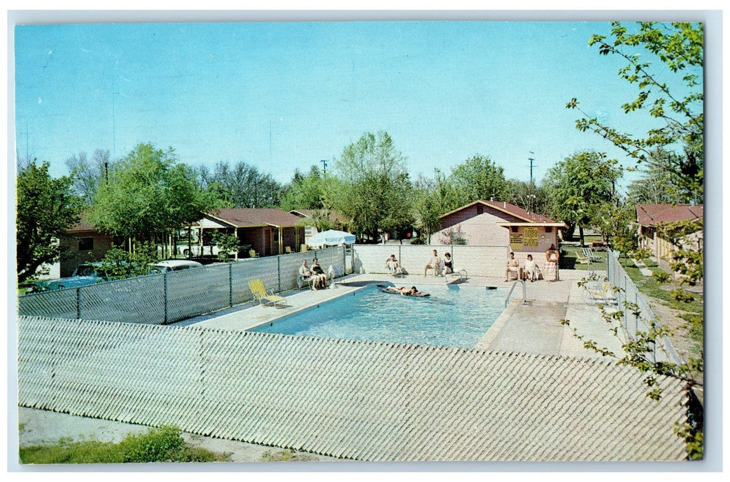 1967 C J Motel Pool Fence Sun Bathing Room Car Park Hemet California CA Postcard