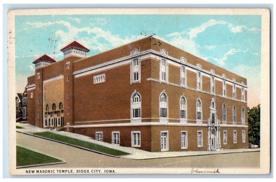 1924 New Masonic Temple Side View Roadside Rail Down Sioux City Iowa IA Postcard