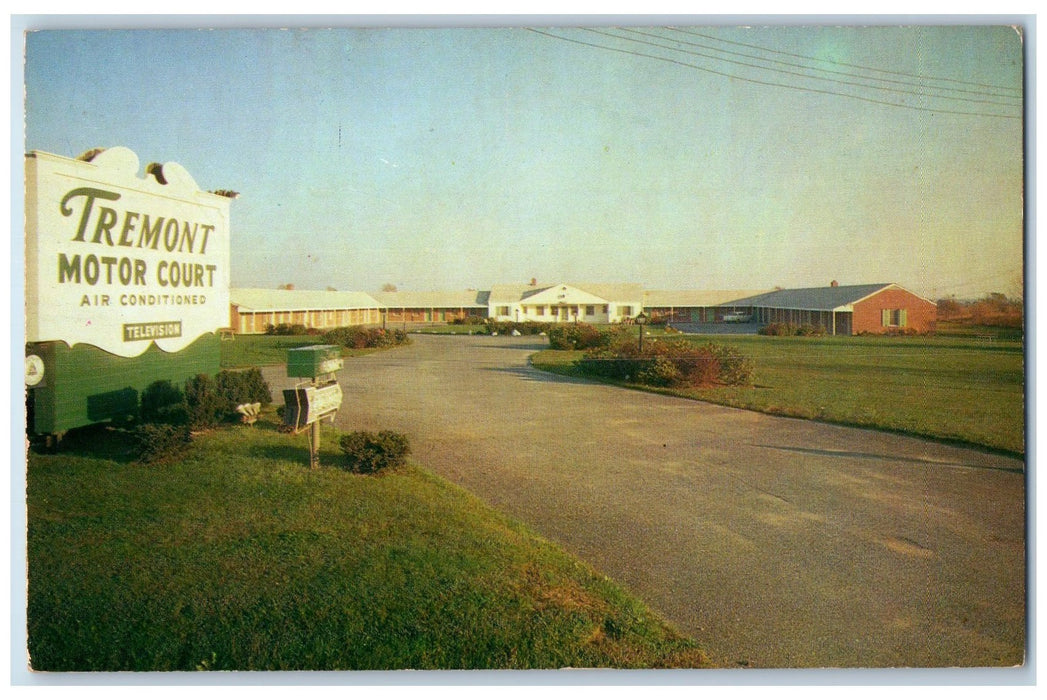 c1960's Tremont Motor Court Roadside New Castle Delaware DE Unposted Postcard