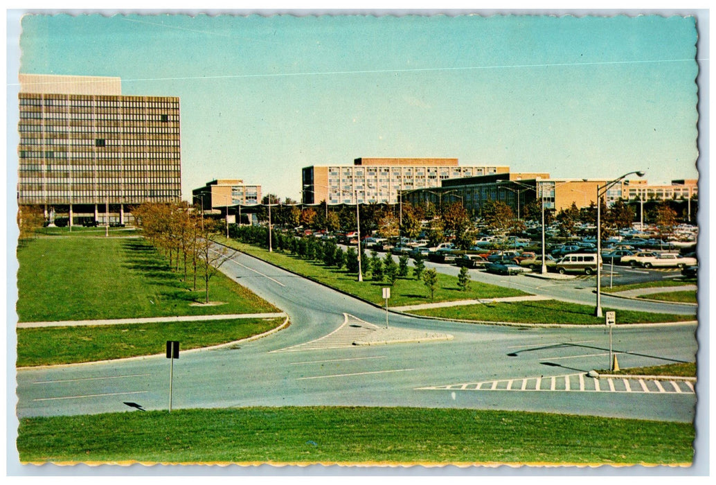 c1960 State Campus Complex School Building View Cross Road Albany NY Postcard