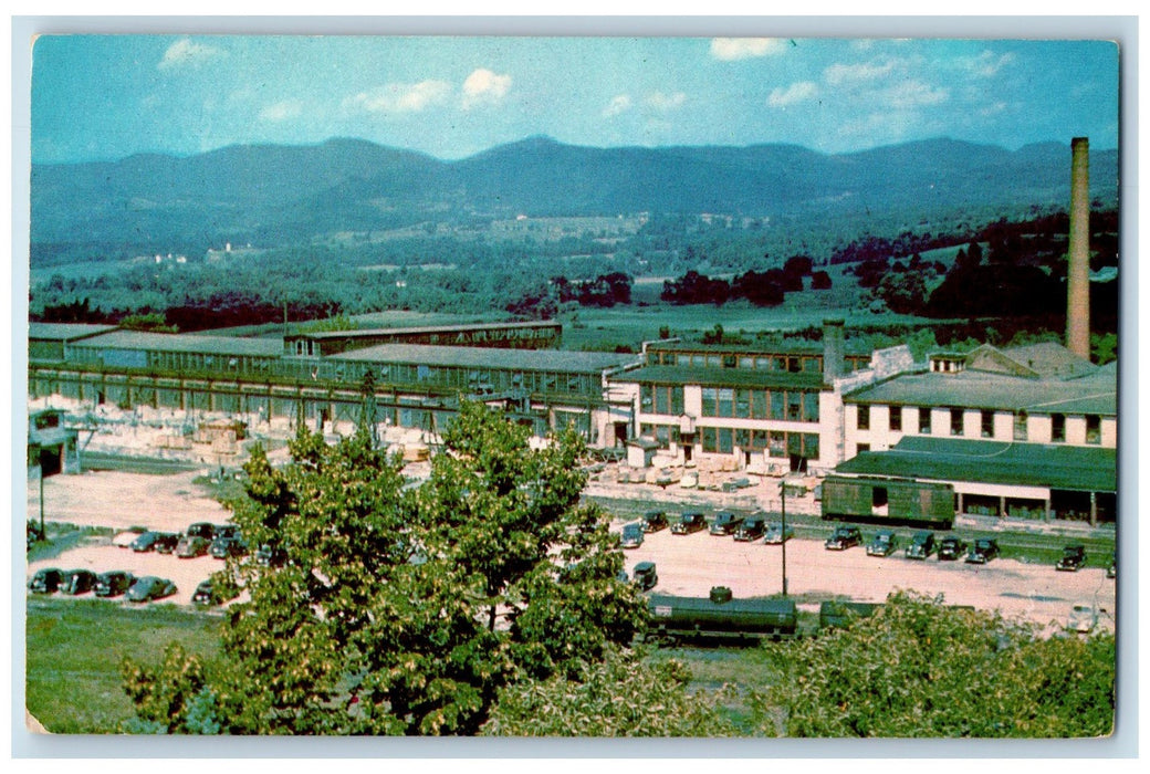 c1950 Marble Exhibit Building View Mountain Classic Cars Proctor VT Postcard