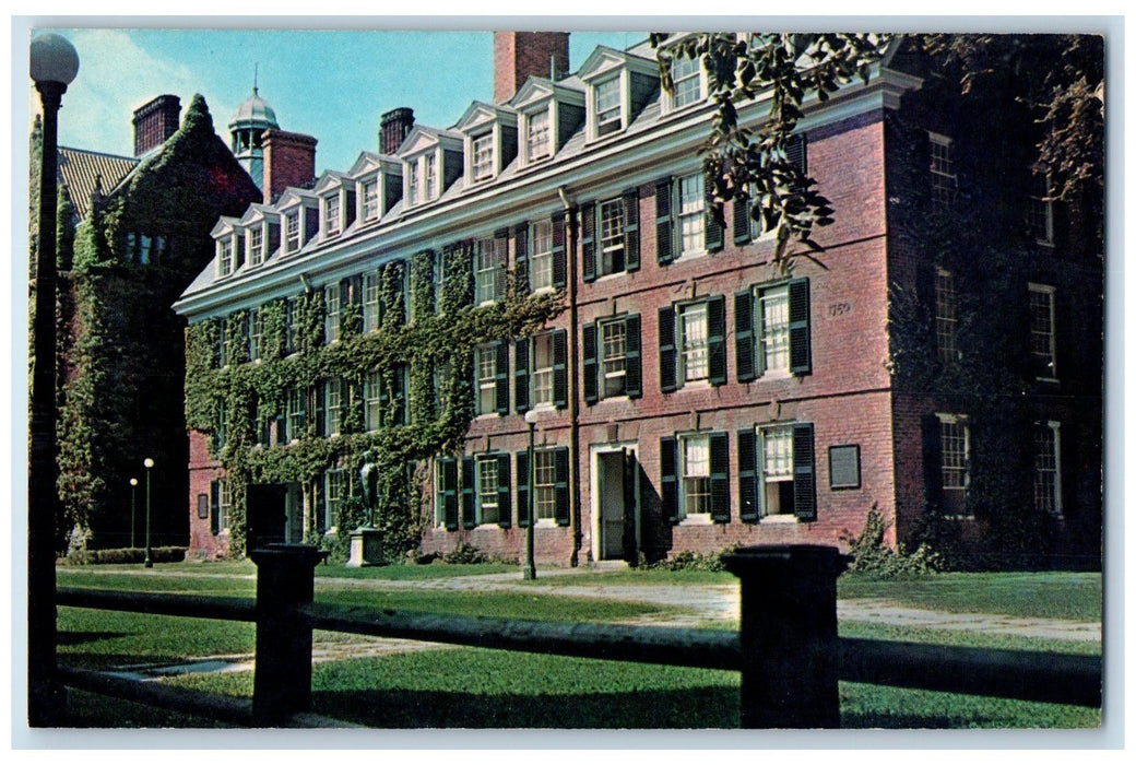 c1960's Connecticut Hall Yale University New Haven Connecticut Unposted Postcard