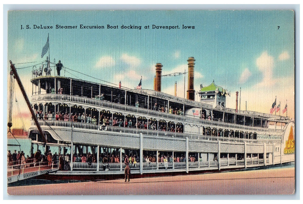 c1940's JS Deluxe Steamer Excursion Boat Docking At Davenport Iowa IA Postcard