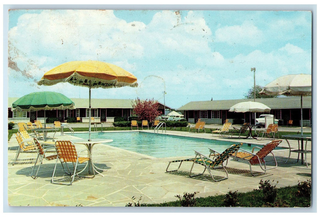 1962 Cumberland Motel Pool Scene Manchester Tennessee TN Posted Vintage Postcard