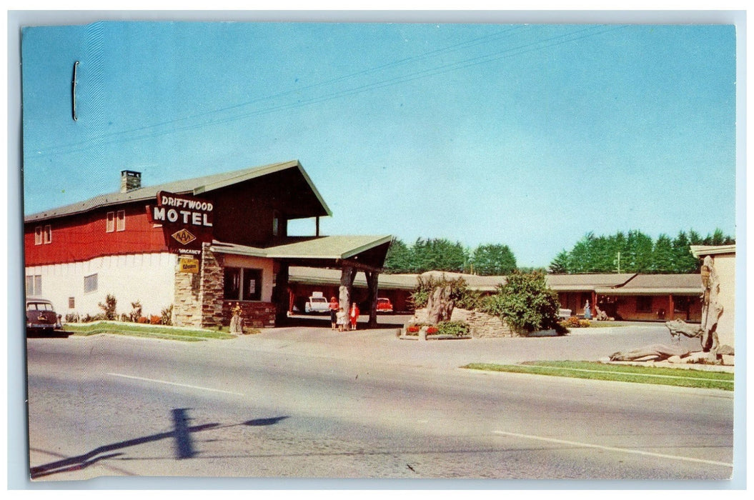 c1950's Driftwood Motel Entrance Restaurant Classic Cars Fort Bragg CA Postcard
