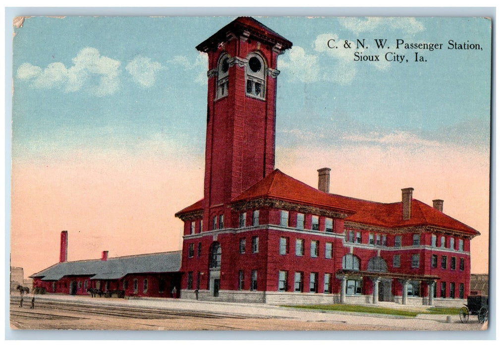 1916 Passenger Train Station C.&N.W. Building Wagon Sioux City Iowa IA Postcard