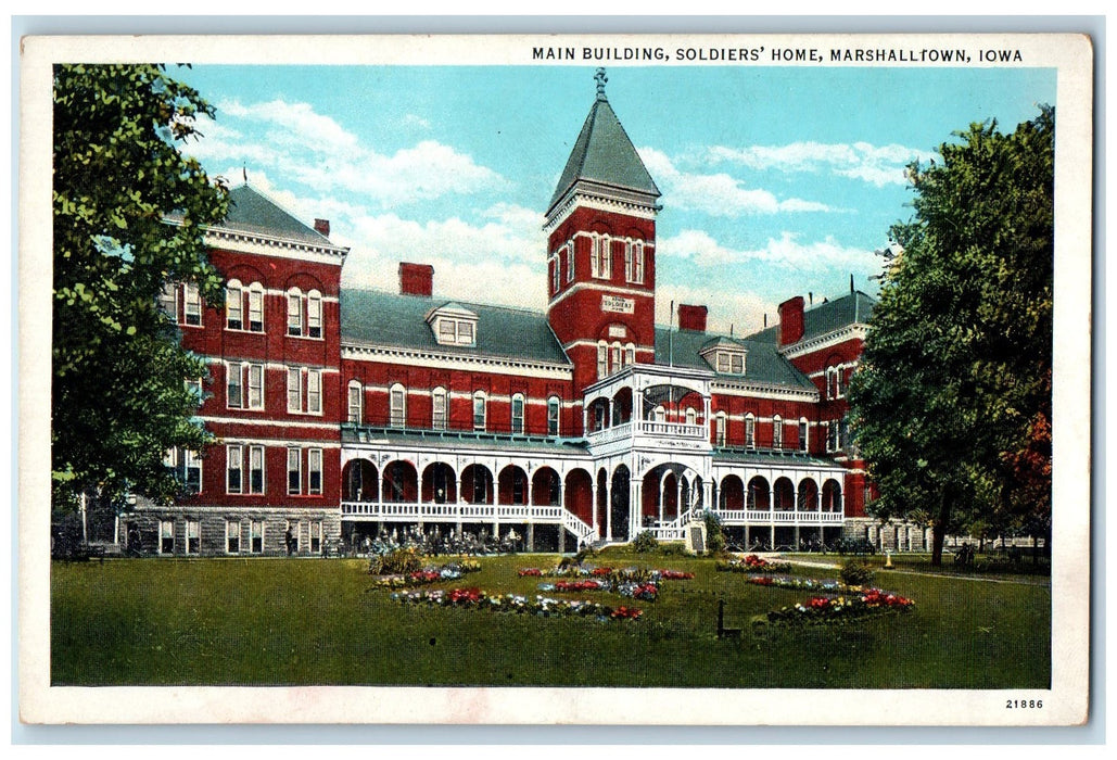 c1950's Main Building Soldier's Home View Ground Marshalltown Iowa IA Postcard