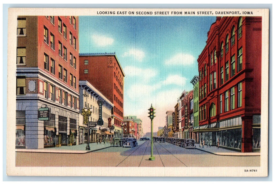 c1940 Looking East On Second St. From Main St. Stop Light Davenport IA Postcard