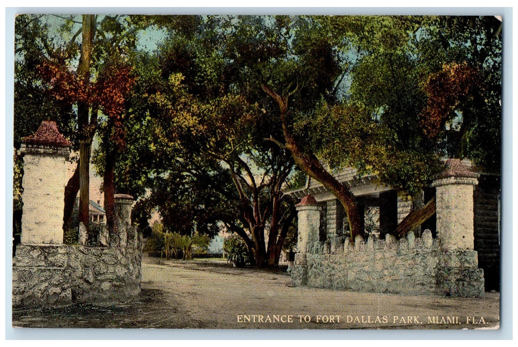 1918 Entrance To Fort Dallas Park Dirt Road Building Miami Florida FL Postcard