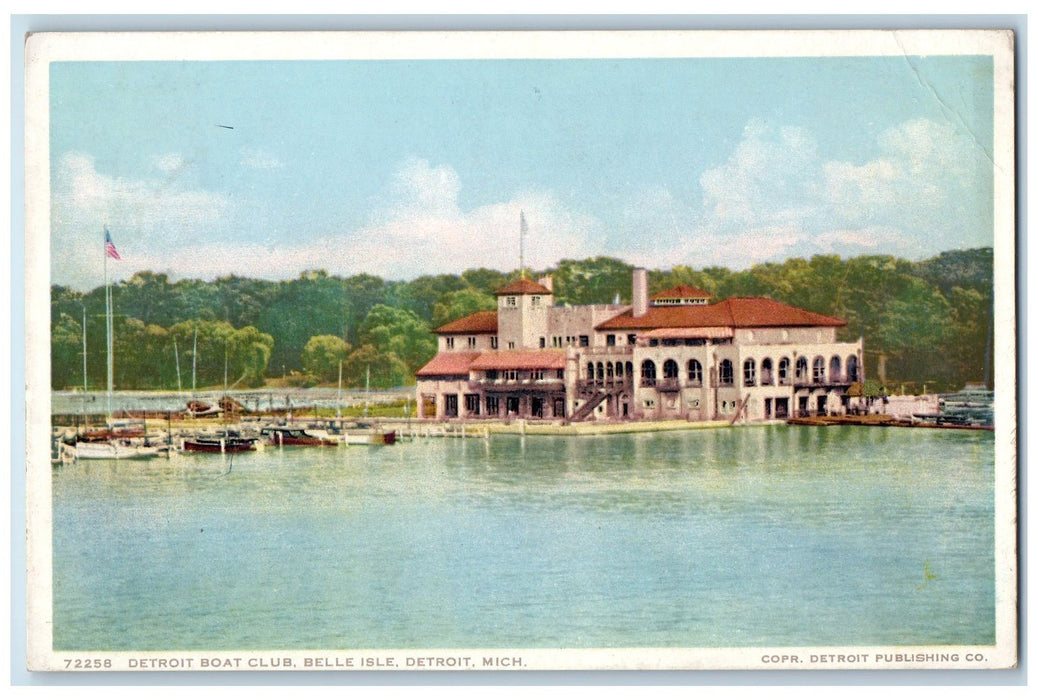 c1920 Detroit Boat Club Belle Isle Wharf Boats Dock Building Detroit MI Postcard