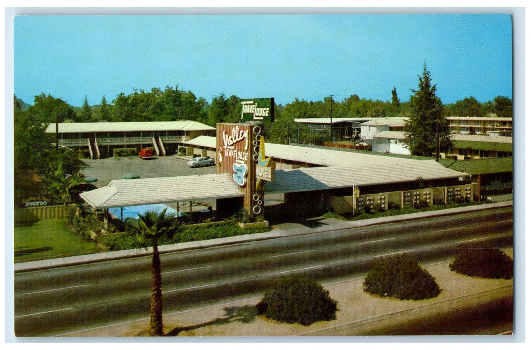 c1950's Valley Travelodge Roadside Restaurant Bakersfield California CA Postcard