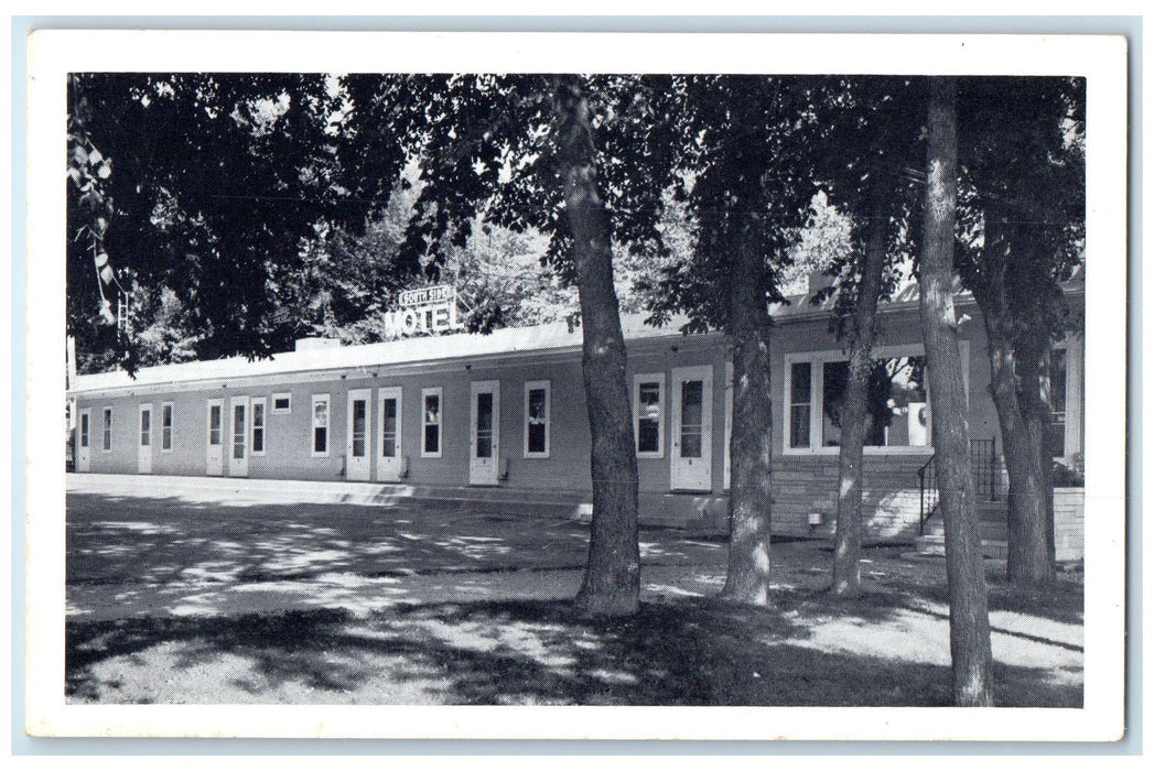 c1960's South Side Motel Exterior St. Peter Minnesota MN Swimming Pool Postcard