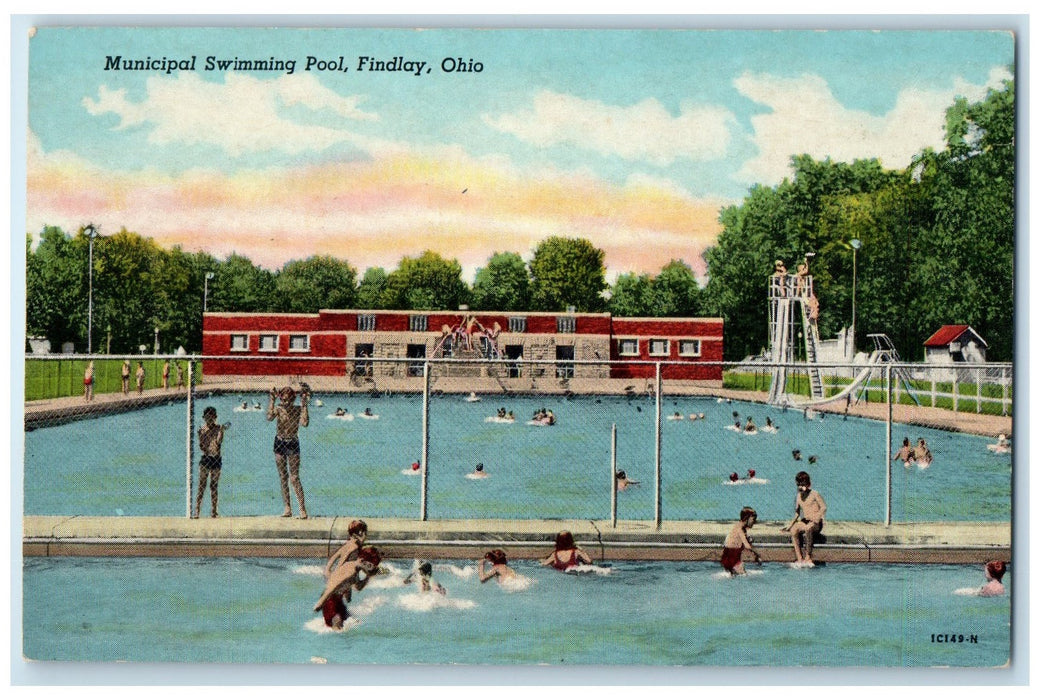 c1950's Municipal Swimming Pool Kids Bathing Playing Findlay Ohio OH Postcard